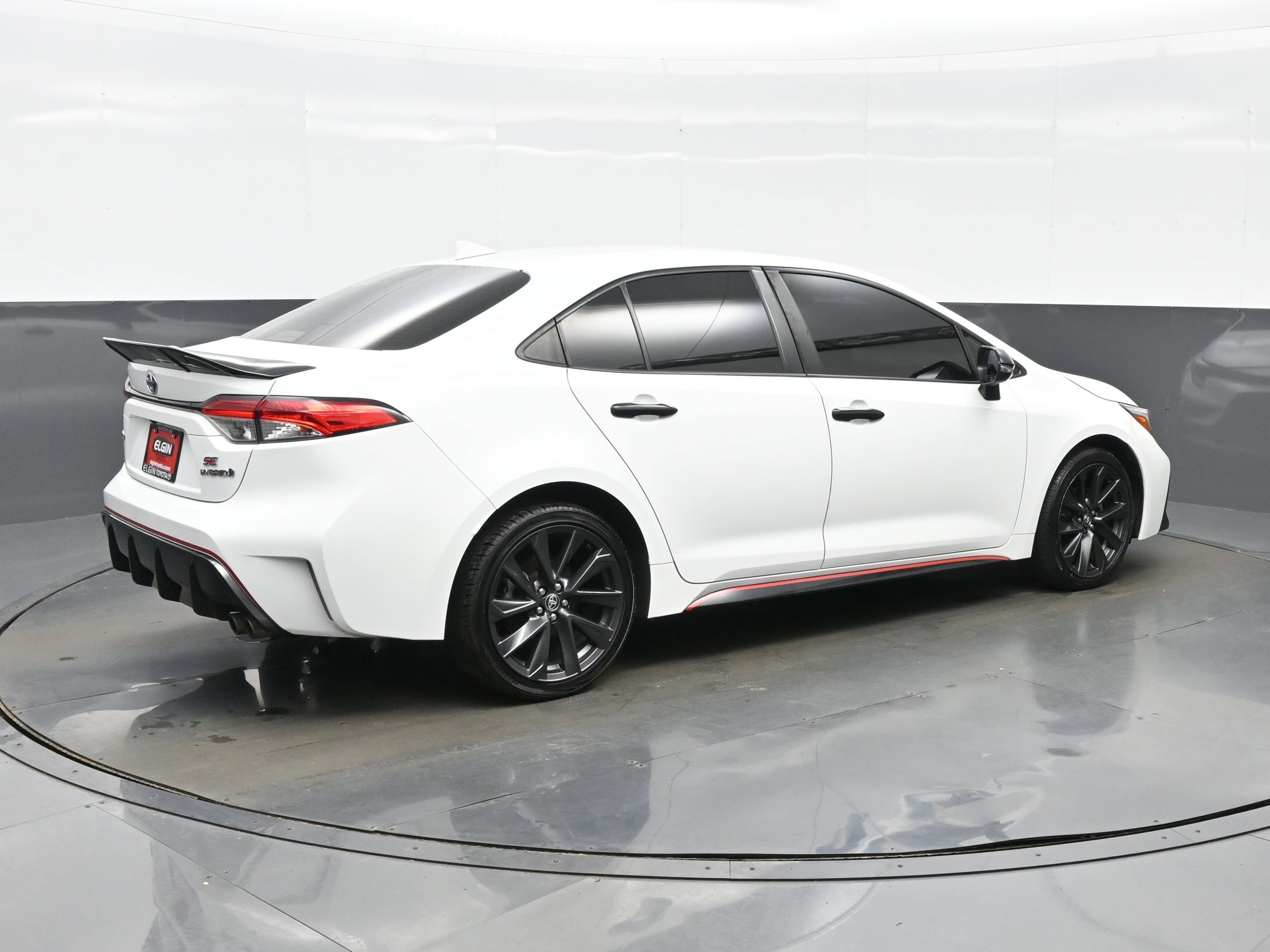Used 2023 Toyota Corolla SE FWD image 6