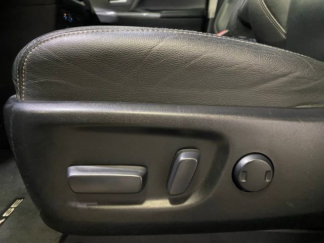 Certified 2019 Toyota Sienna SE Premium image 17