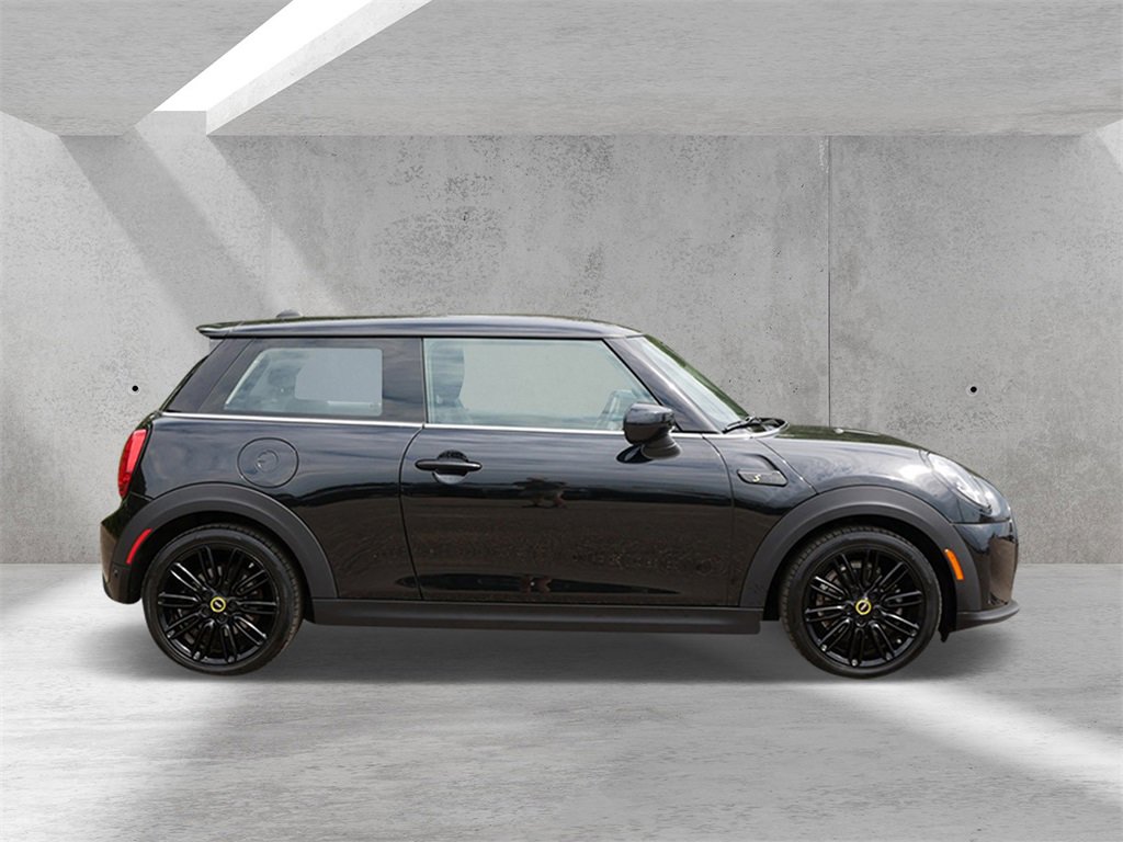 Used 2024 MINI Cooper SE image 2