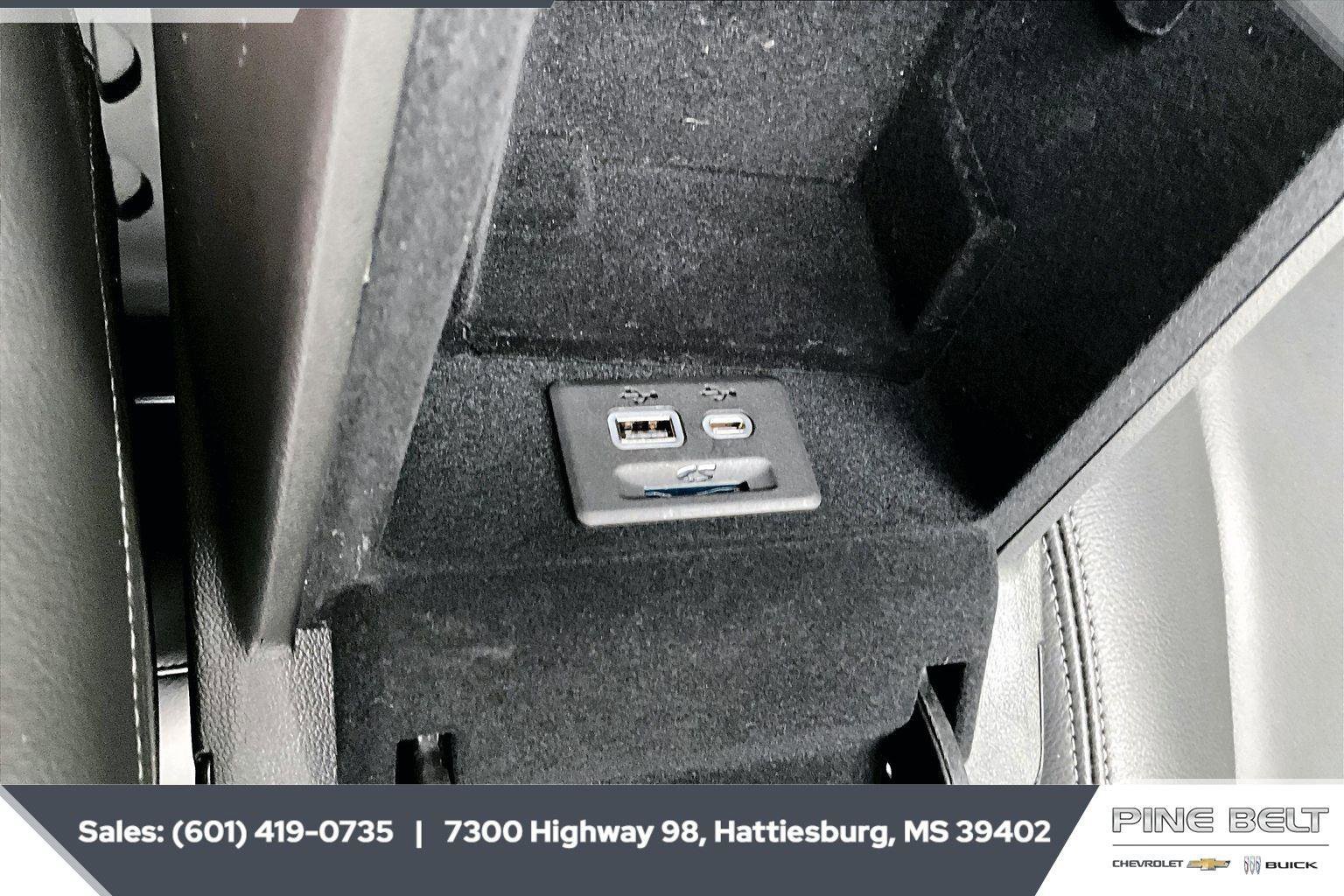 Used 2024 Cadillac XT6 Luxury FWD image 24