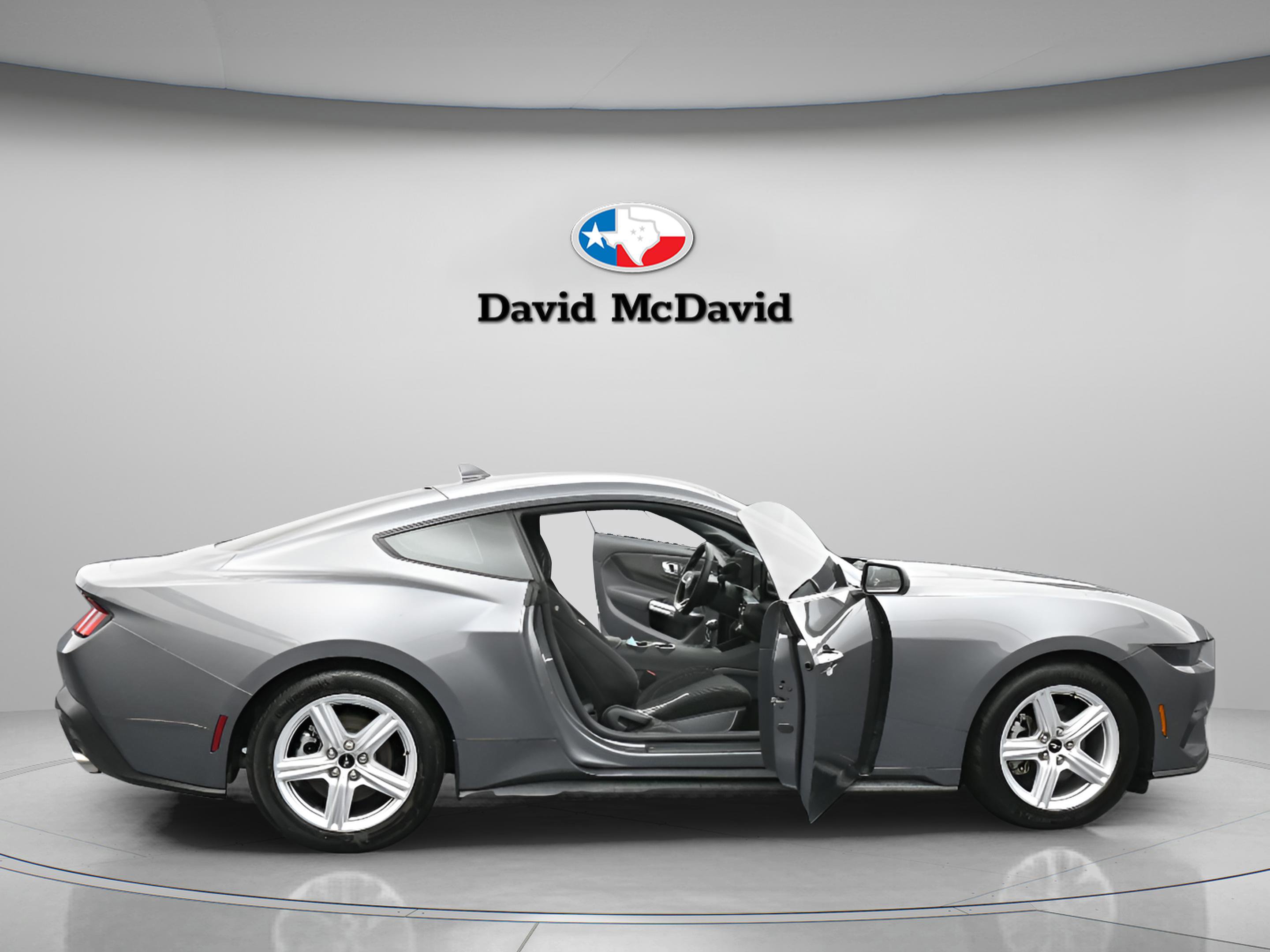 Used 2025 Ford Mustang EcoBoost image 19