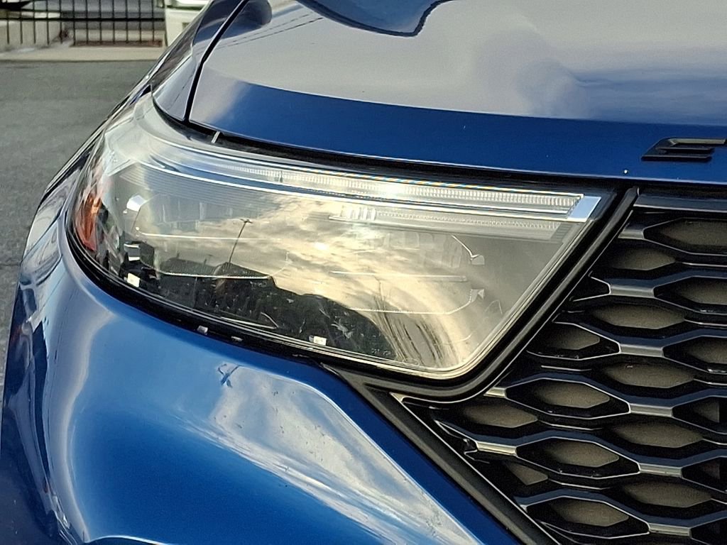 Used 2020 Ford Explorer ST w/ Premium Technology Package image 9