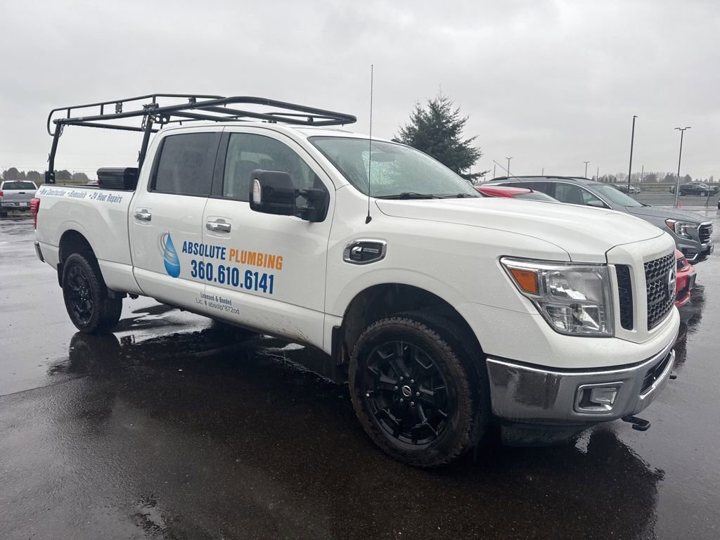 Used 2019 Nissan Titan SV image 7