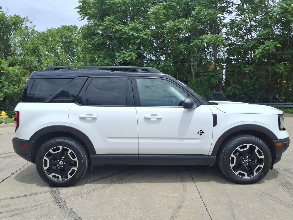 Used 2022 Ford Bronco Sport Outer Banks w/ Tech Package AWD/4WD image 2