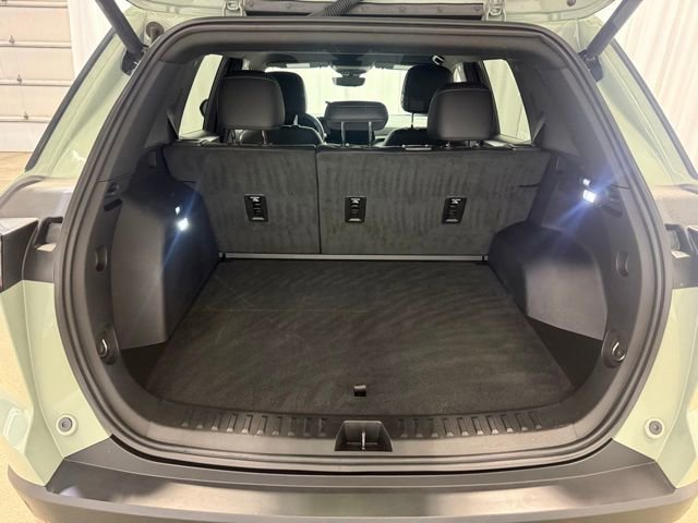 Used 2025 Chevrolet Equinox LT w/ Convenience Package II image 24