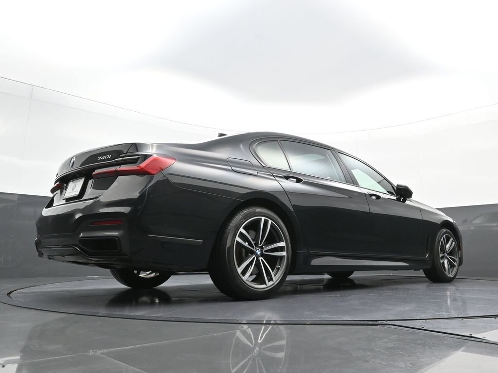Used 2022 BMW 740i xDrive w/ M Sport Package image 29