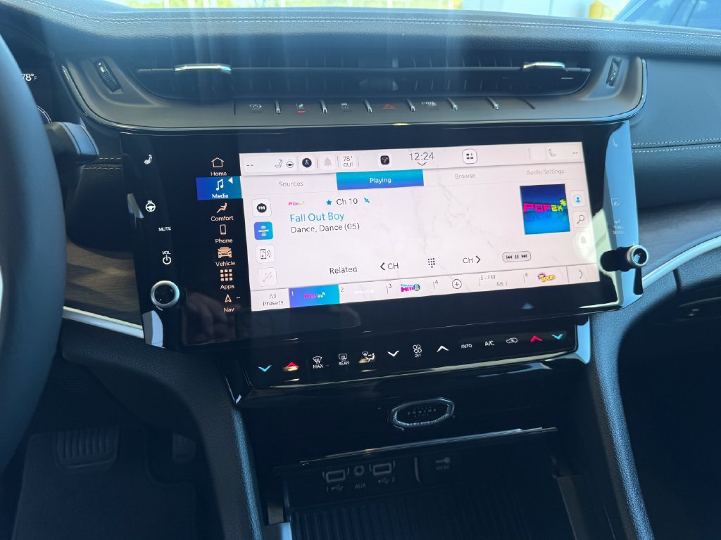 New 2027 Jeep Grand Cherokee Limited AWD/4WD image 10