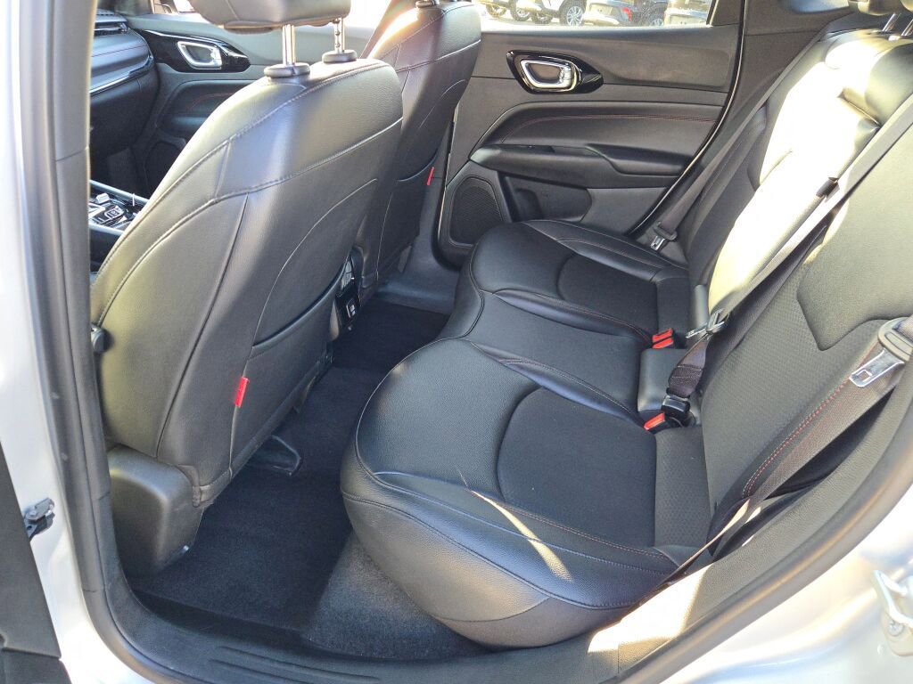 Used 2024 Jeep Compass Trailhawk AWD/4WD image 16