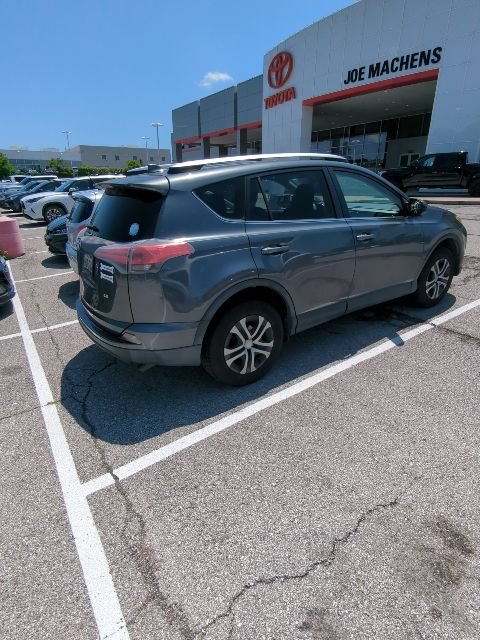 Used 2016 Toyota RAV4 LE FWD image 12