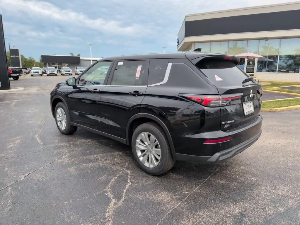 New 2026 Mitsubishi Outlander ES AWD/4WD image 10