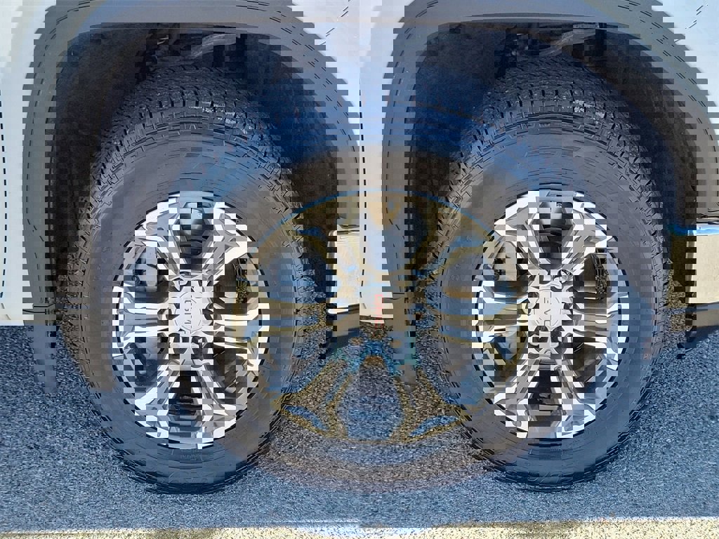 Certified 2024 GMC Sierra 1500 SLT image 18