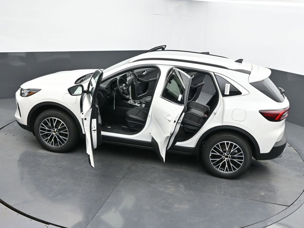 New 2026 Ford Escape SE w/ Class II Trailer Tow Package image 63