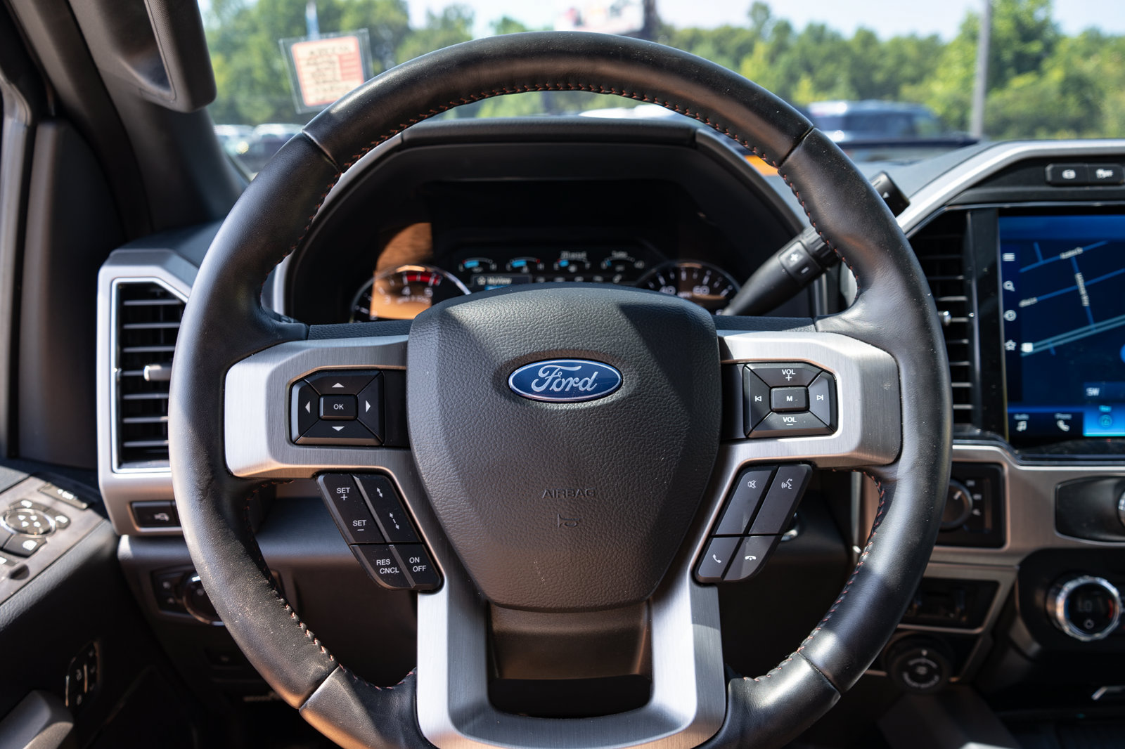 Used 2022 Ford F450 Platinum w/ FX4 Off-Road Package AWD/4WD image 58