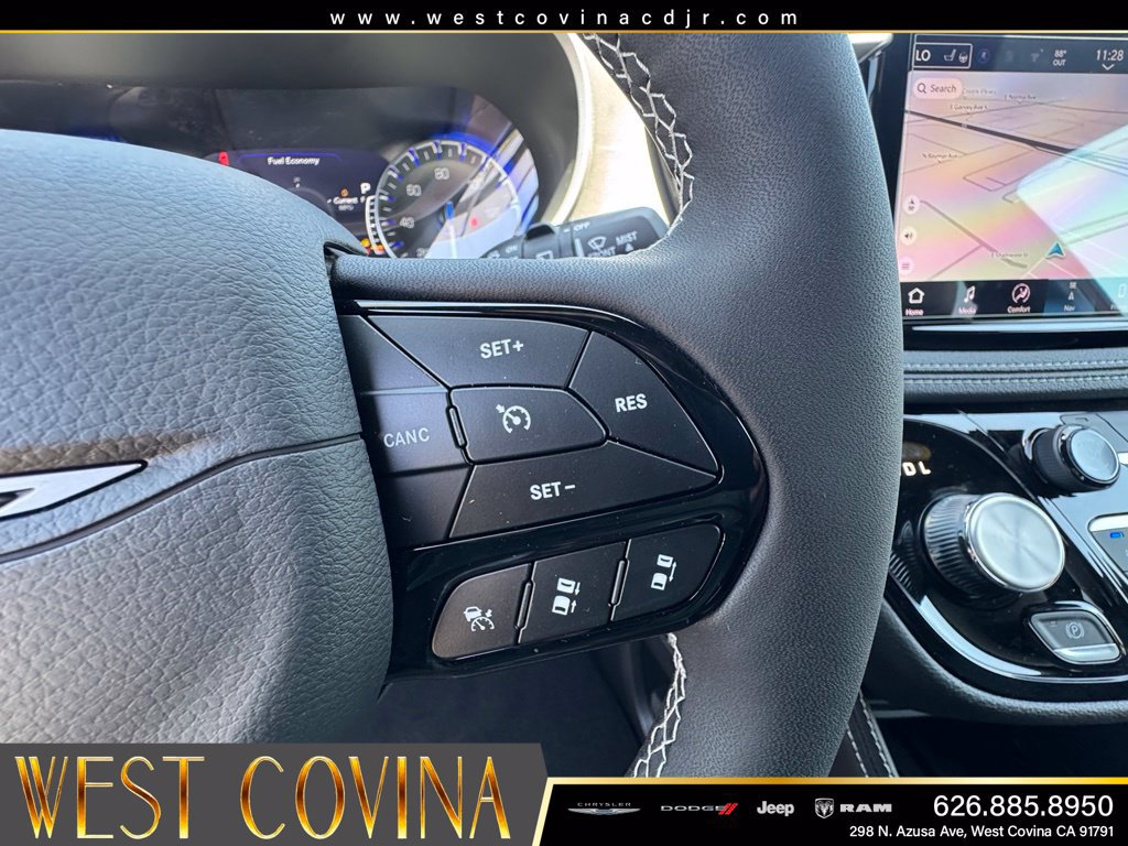 New 2027 Chrysler Pacifica Limited FWD image 21