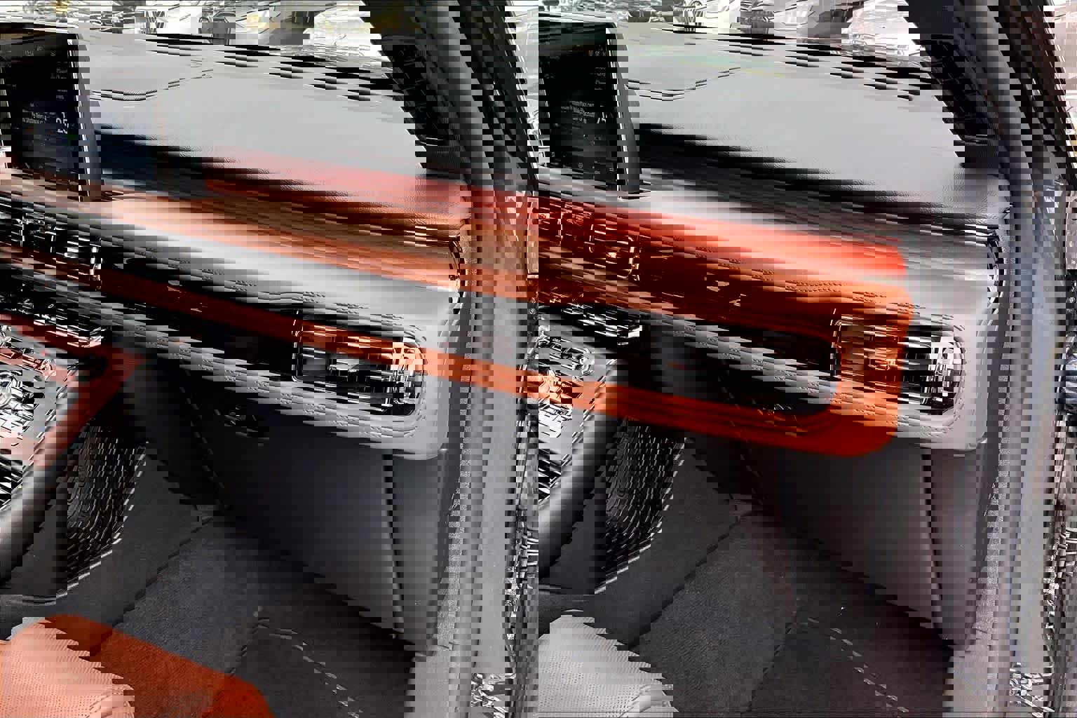 Used 2023 Lincoln Aviator Reserve w/ Equipment Group 201A image 18