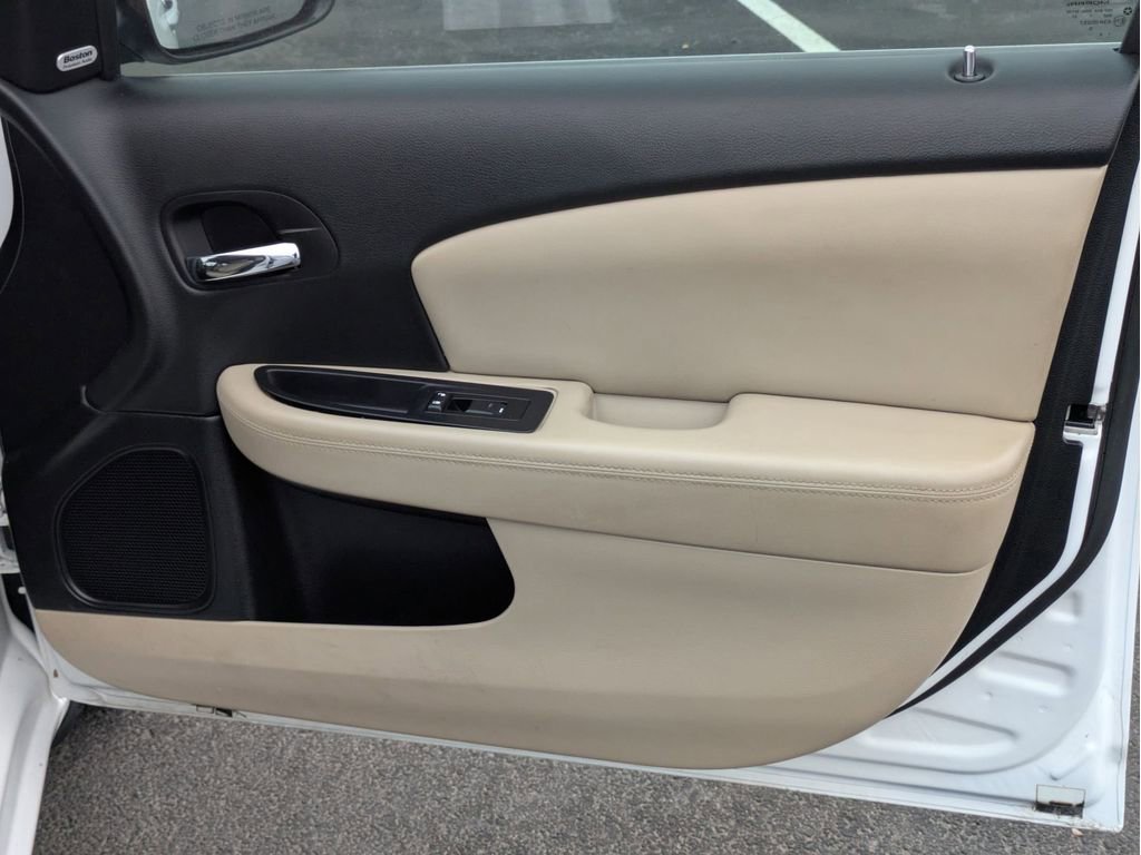 Used 2011 Chrysler 200 Limited FWD image 26