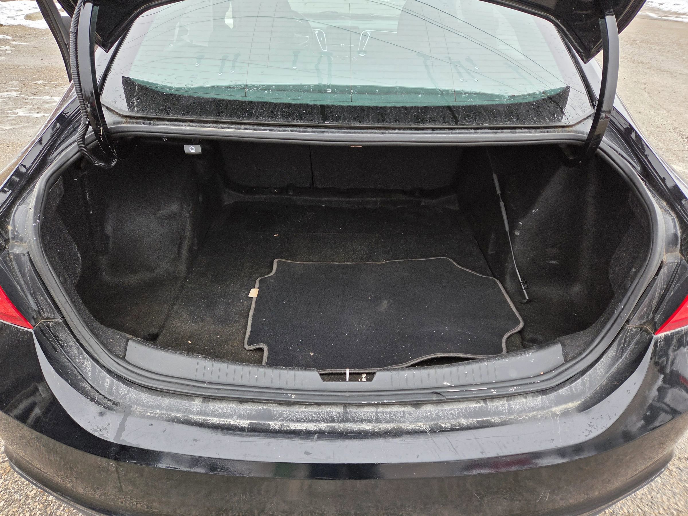 Used 2016 Chevrolet Malibu LT image 16