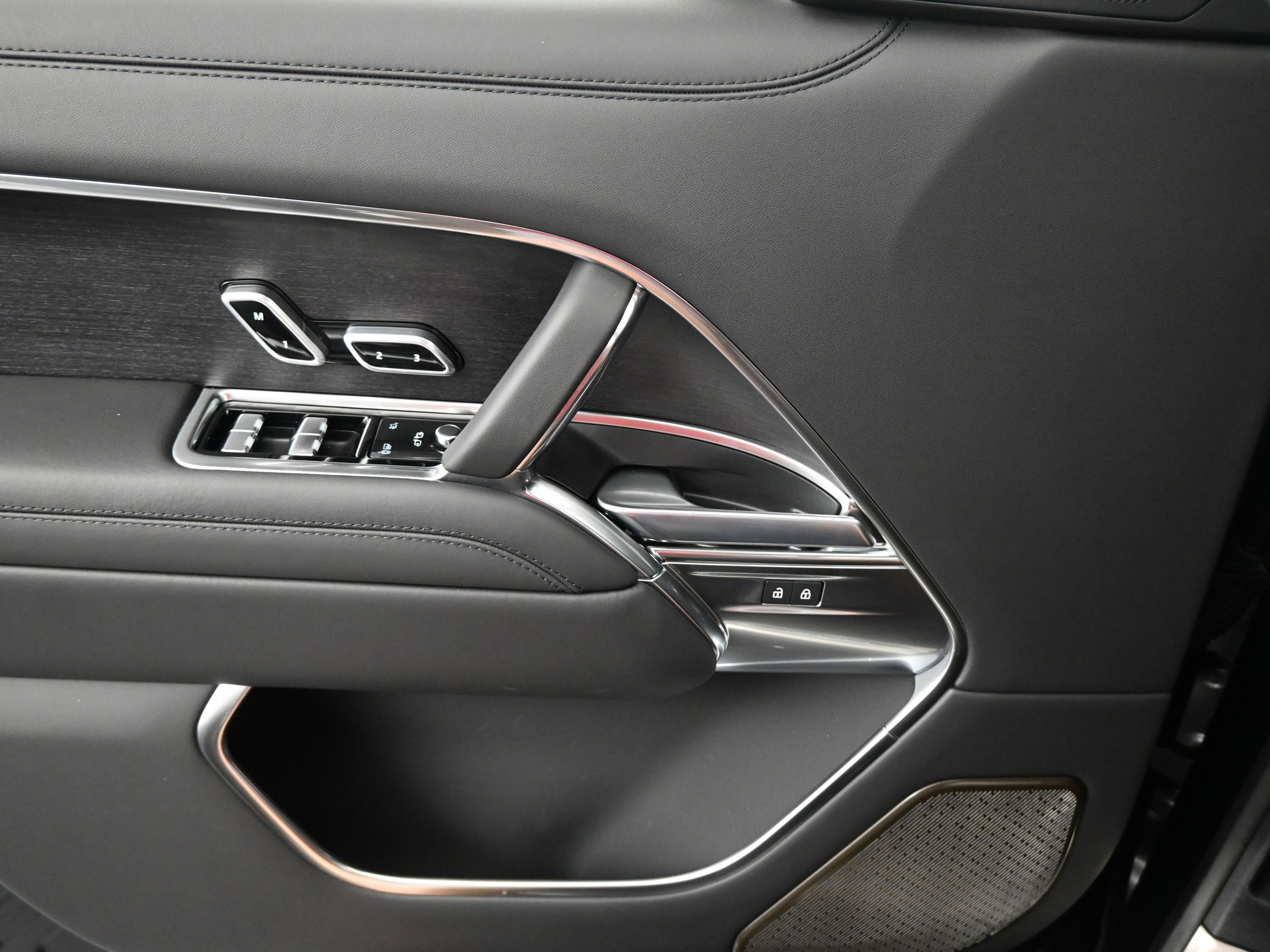 New 2025 Land Rover Range Rover Autobiography image 14