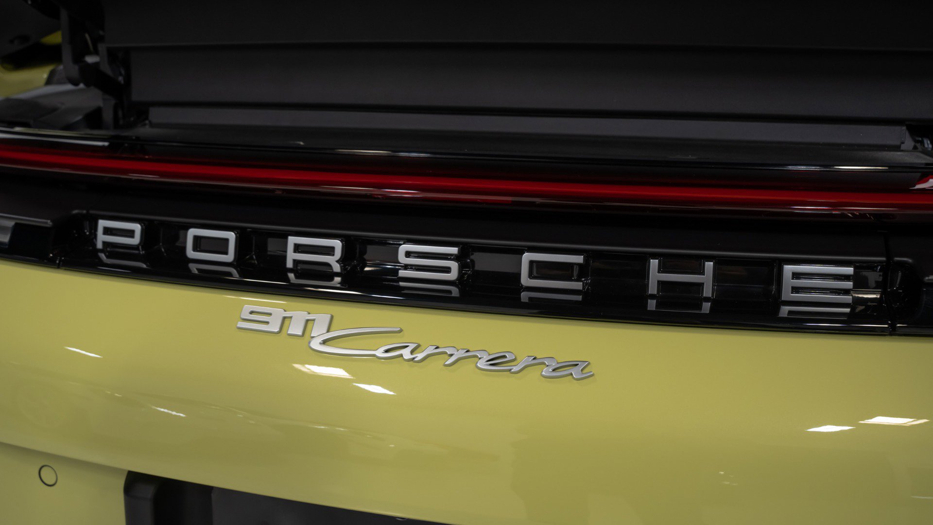 Used 2025 Porsche 911 Carrera image 34