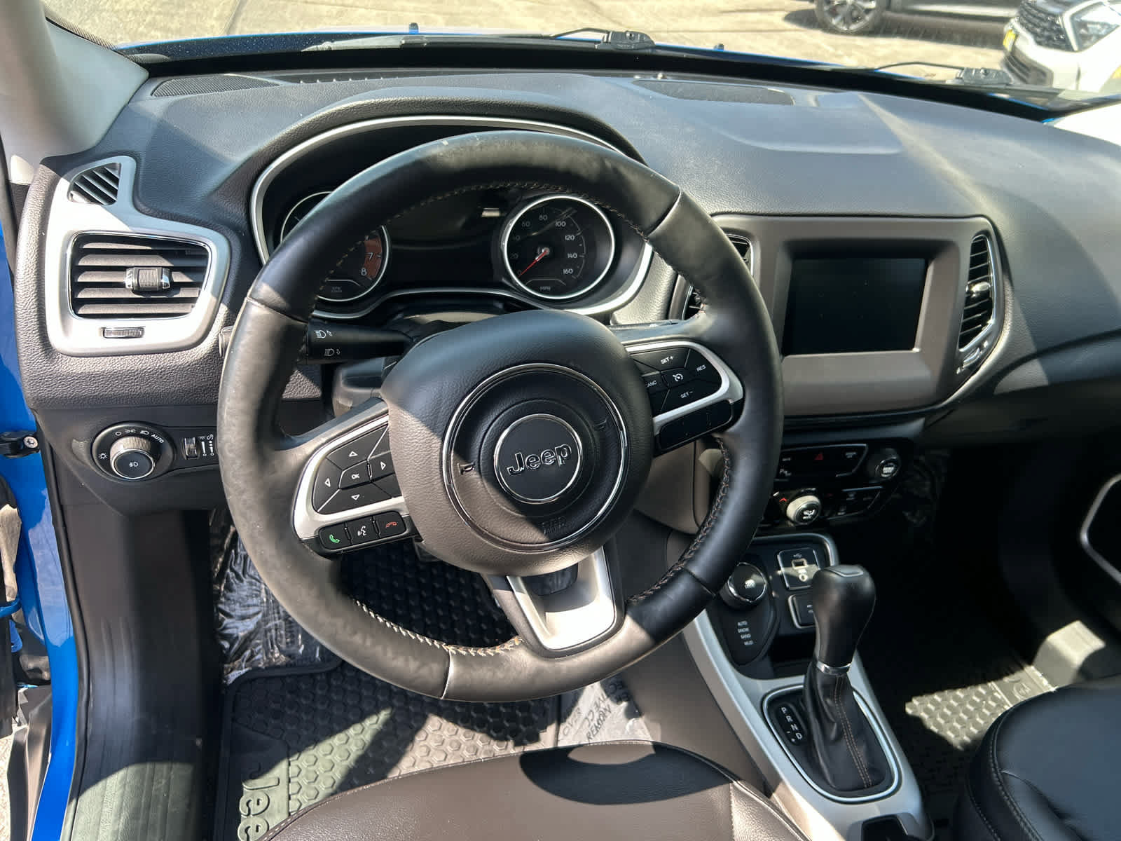 Used 2018 Jeep Compass Latitude w/ Popular Equipment Group AWD/4WD image 13