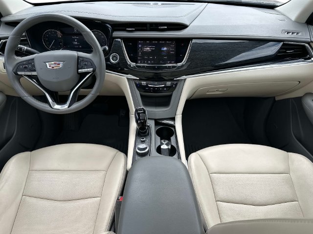 Used 2021 Cadillac XT6 Premium Luxury AWD/4WD image 14