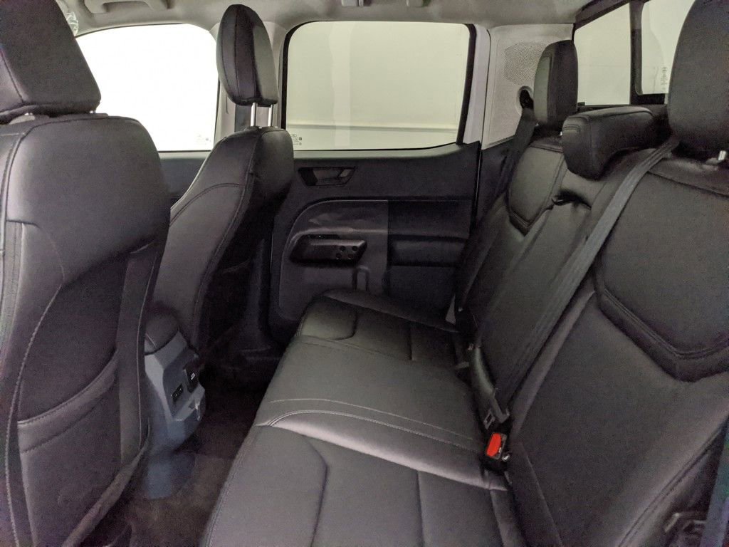 New 2025 Ford Maverick Lariat w/ Black Appearance Package image 23