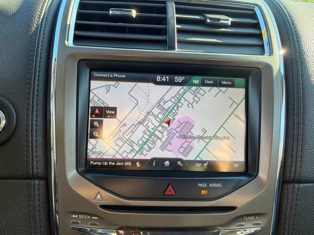Used 2013 Lincoln MKX AWD image 25