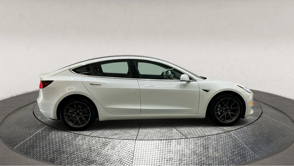 Used 2018 Tesla Model 3 Long Range image 9
