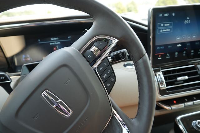 Used 2024 Lincoln Navigator Reserve AWD/4WD image 32