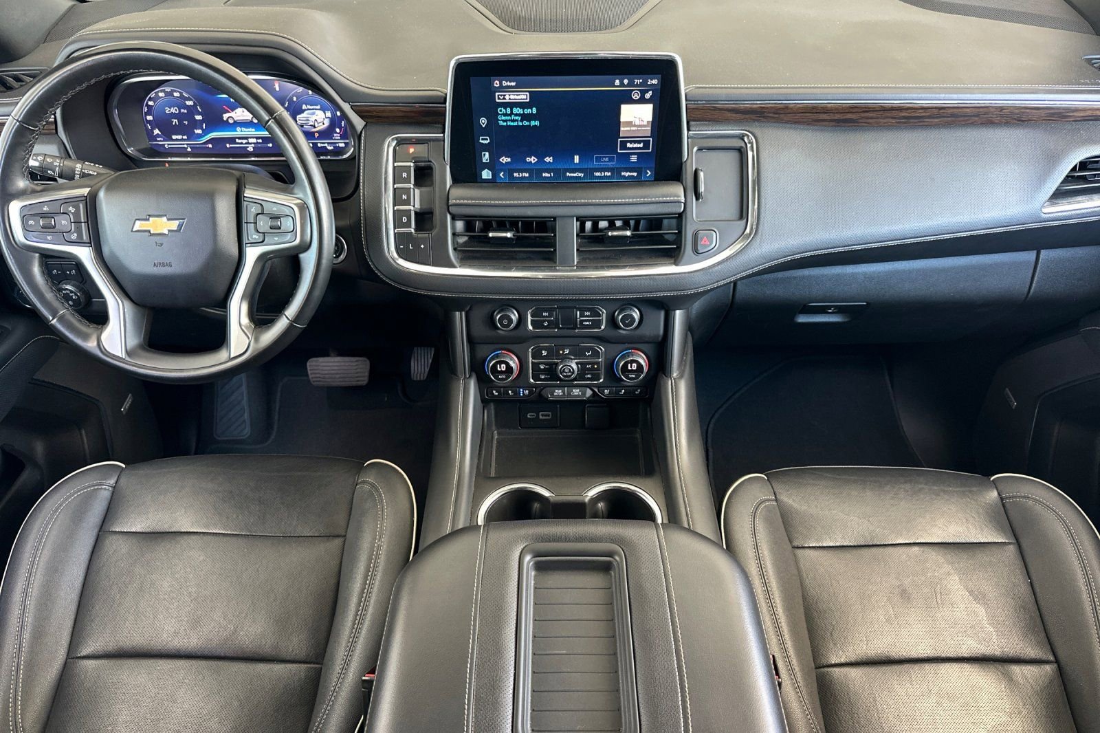 Used 2023 Chevrolet Suburban Premier image 13
