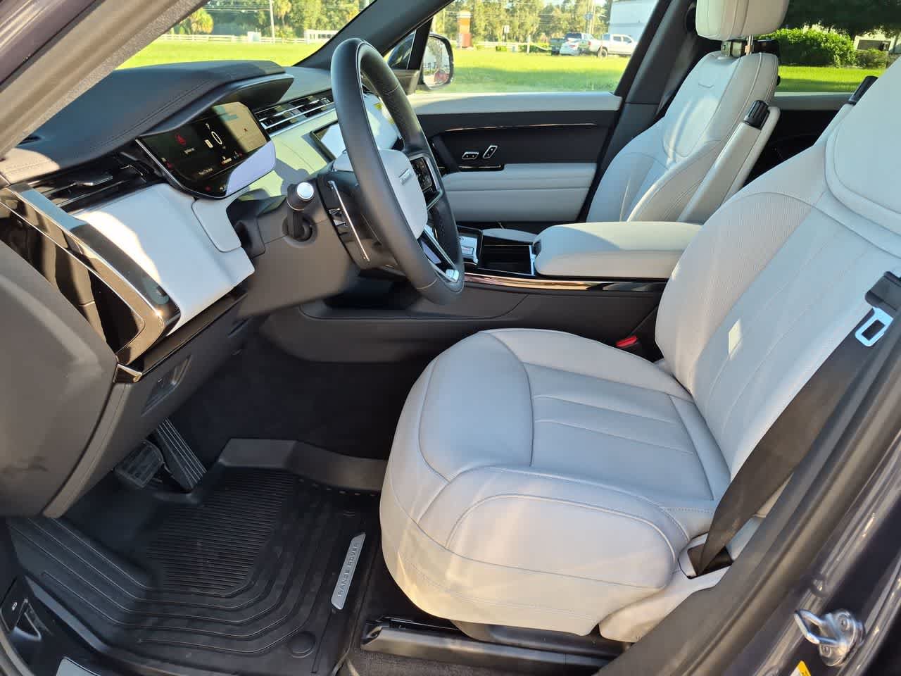 New 2027 Land Rover Range Rover Sport SE AWD/4WD image 17