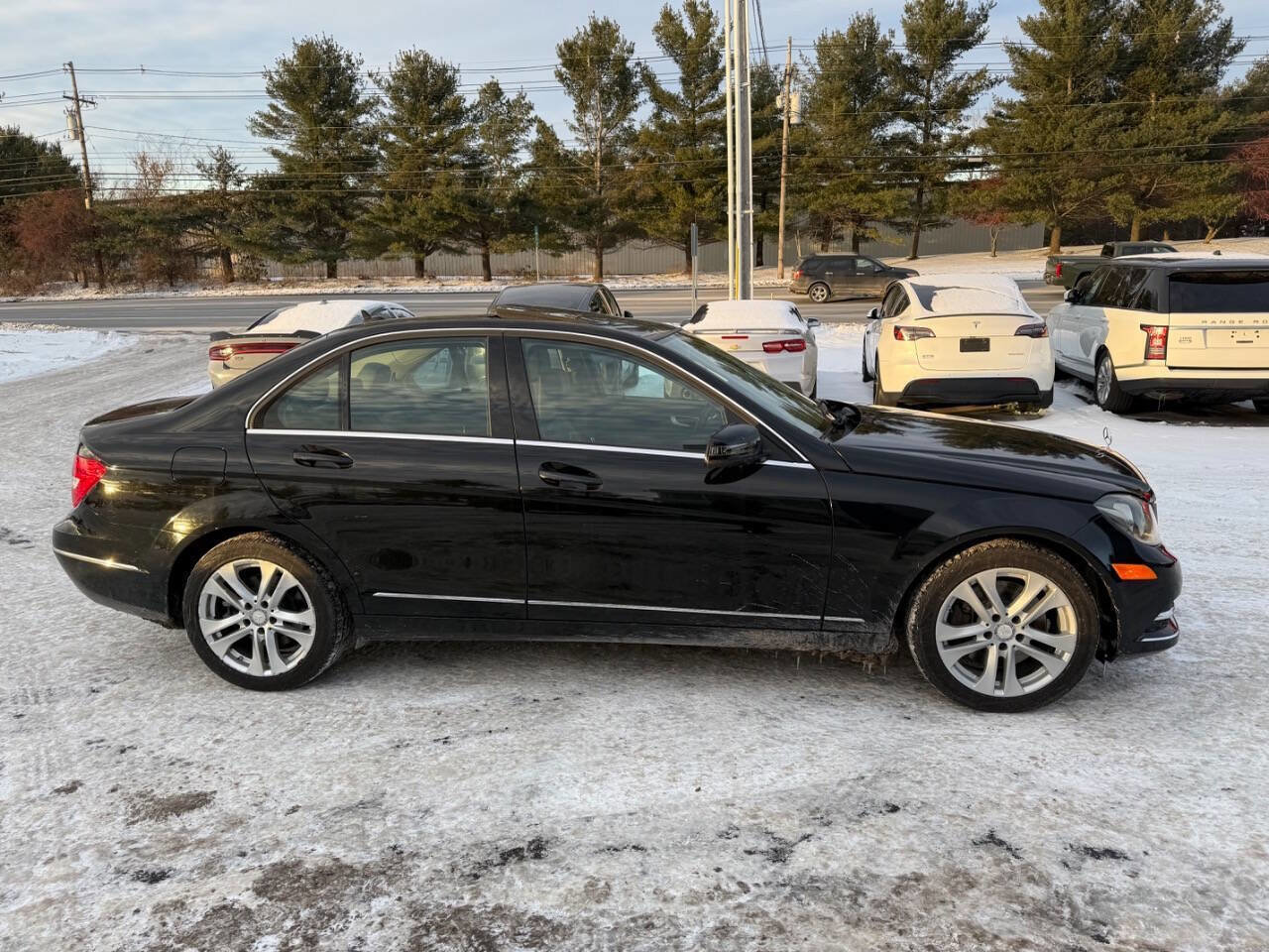 Used 2013 Mercedes-Benz C 300 4MATIC Sedan image 3