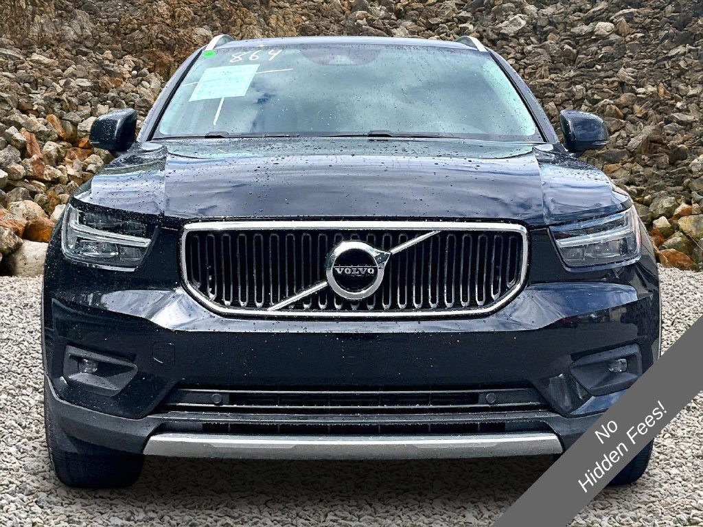 Used 2021 Volvo XC40 T4 Momentum FWD image 3