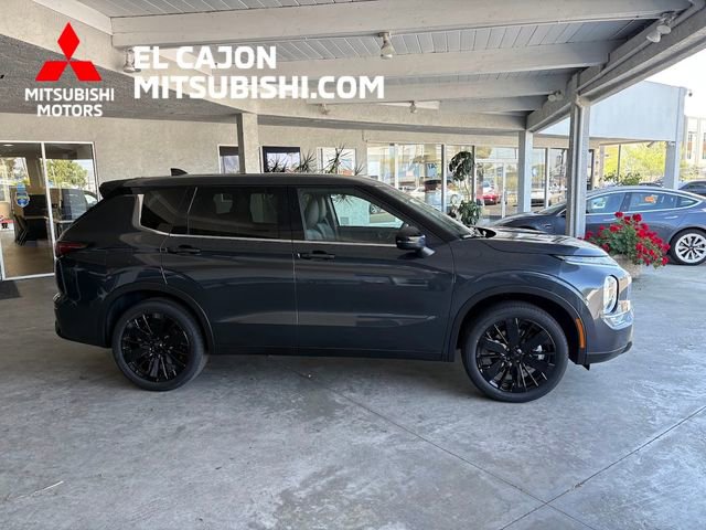 New 2026 Mitsubishi Outlander LE FWD image 2
