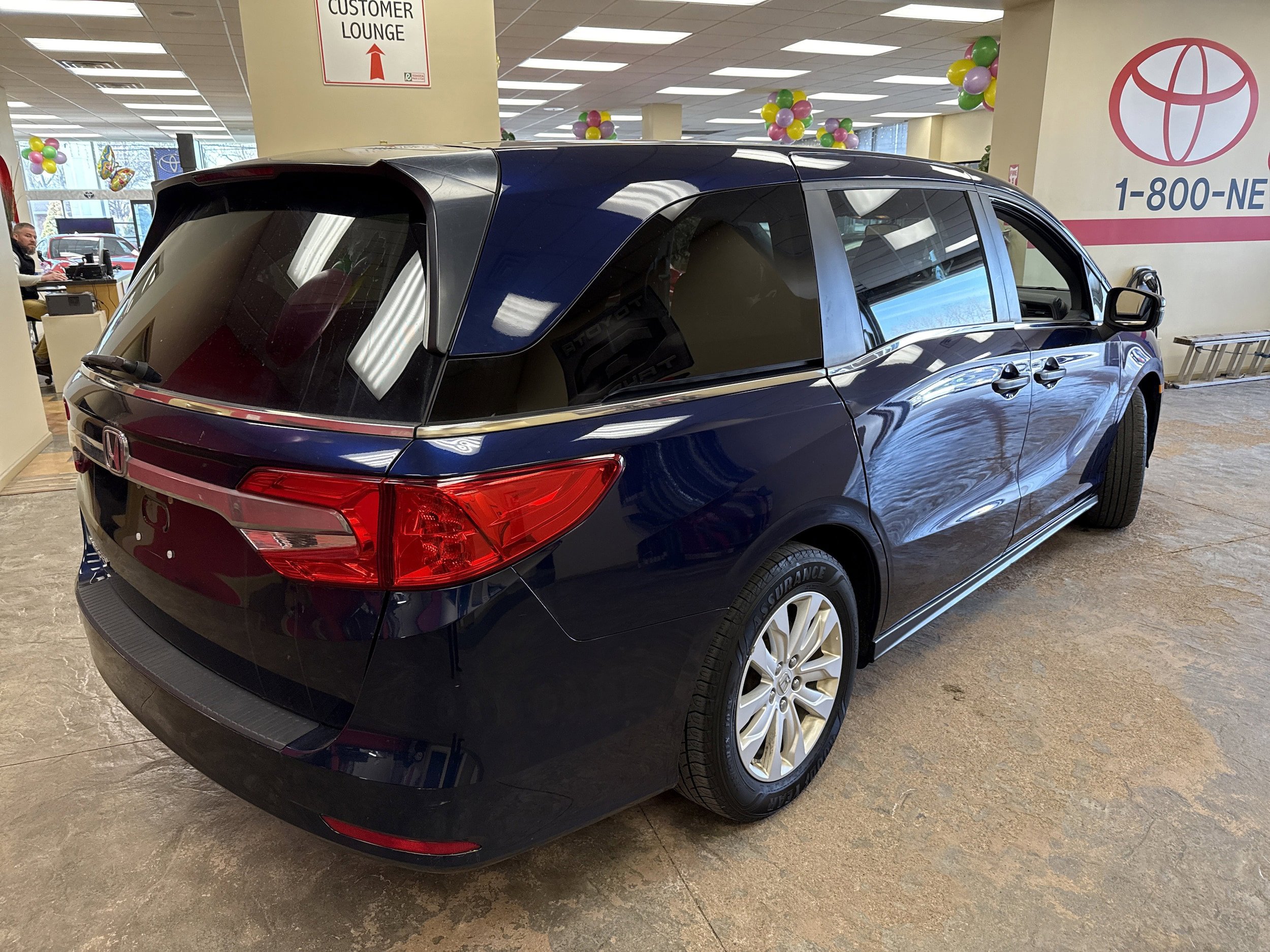 Used 2018 Honda Odyssey LX image 9
