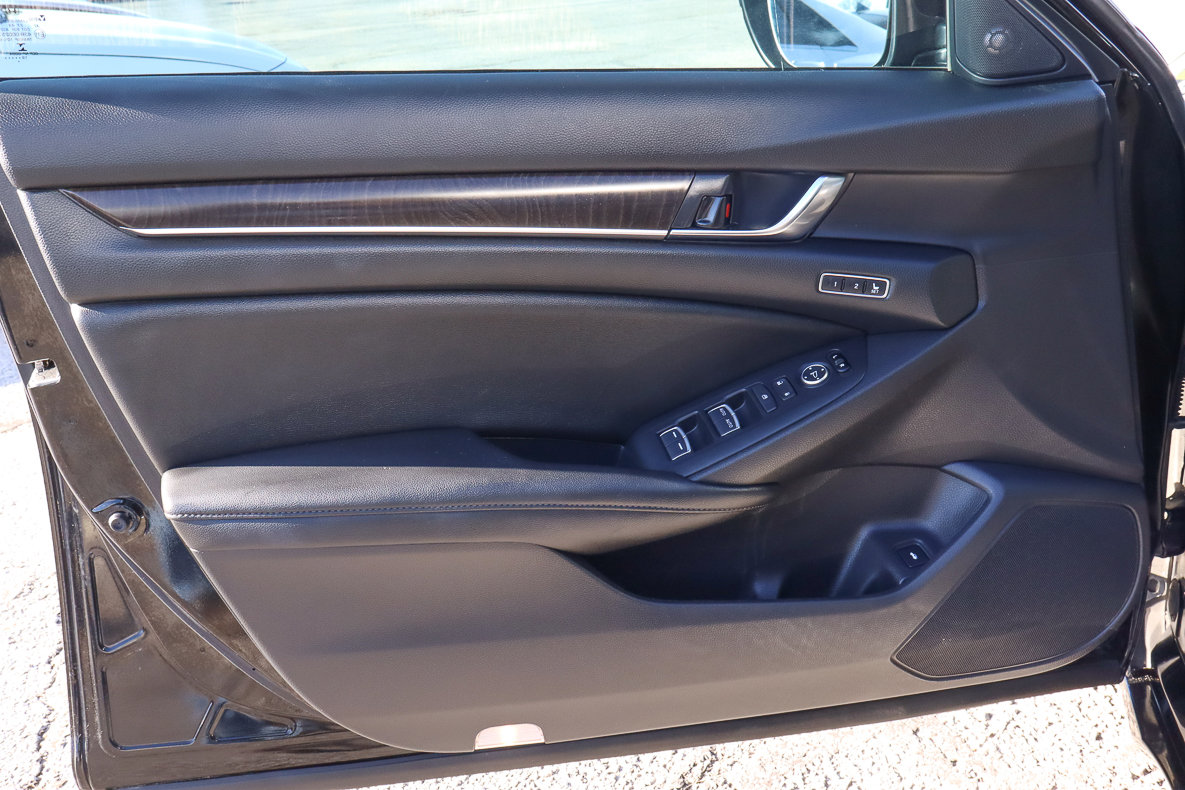 Used 2020 Honda Accord Touring image 13