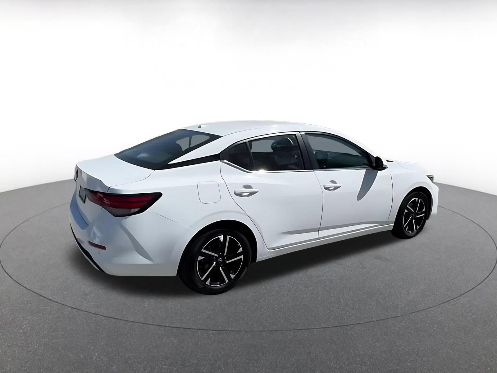 Used 2025 Nissan Sentra SV FWD image 12