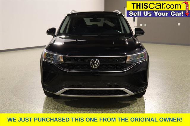 Used 2024 Volkswagen Taos SE FWD image 2