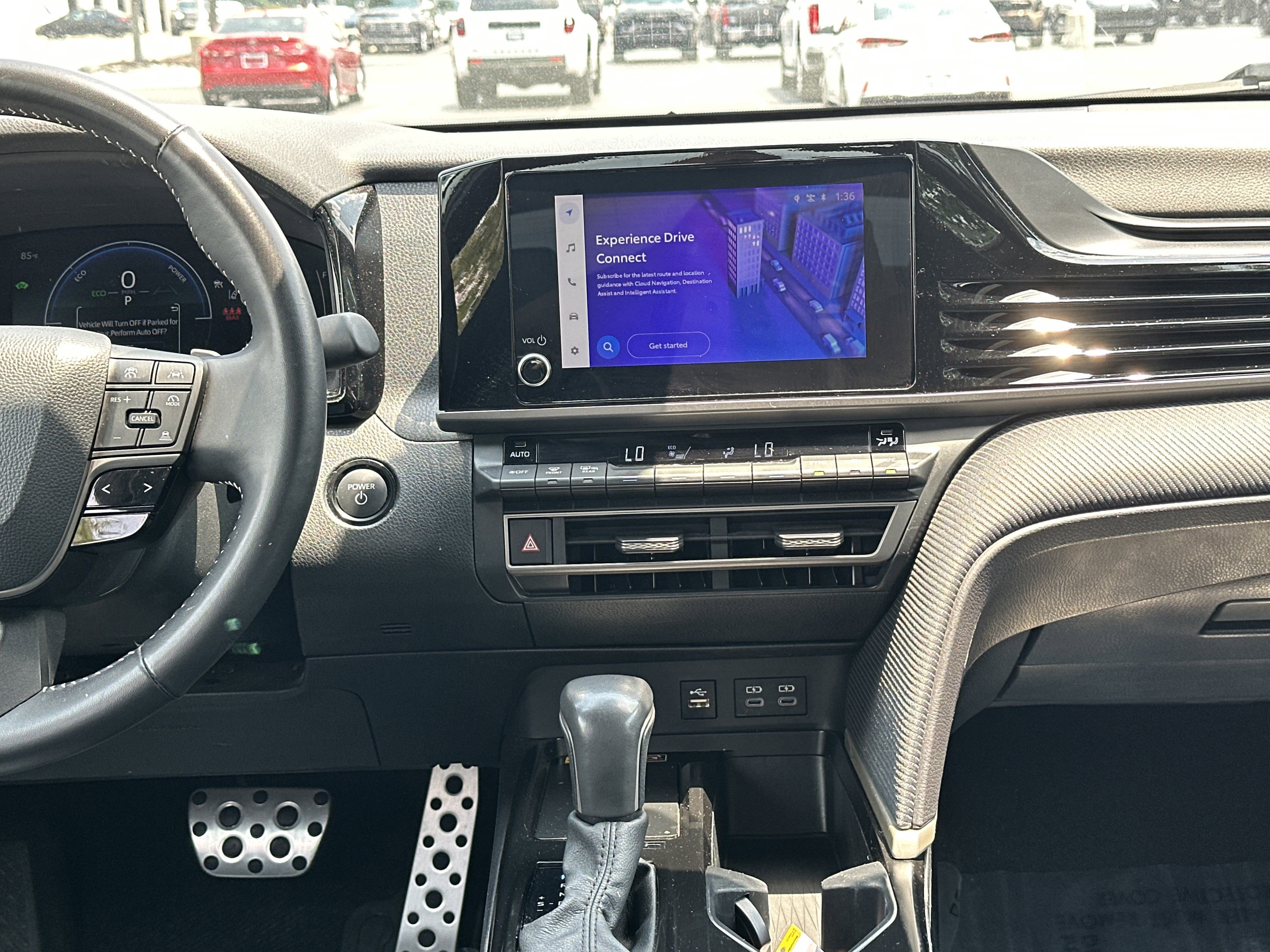 Used 2025 Toyota Camry SE FWD image 30