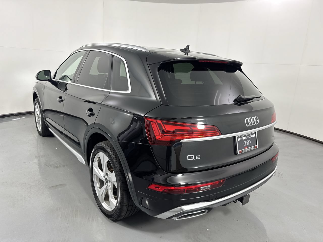 Used 2023 Audi Q5 2.0T Premium Plus w/ Premium Plus Package AWD/4WD image 31