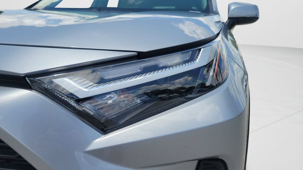 Certified 2025 Toyota RAV4 XLE AWD/4WD image 24