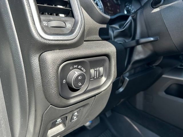 Used 2023 RAM 1500 Laramie AWD/4WD image 14