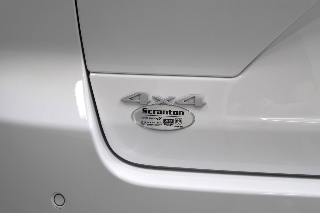 New 2025 Jeep Grand Cherokee Limited w/ Luxury Tech Group II image 38