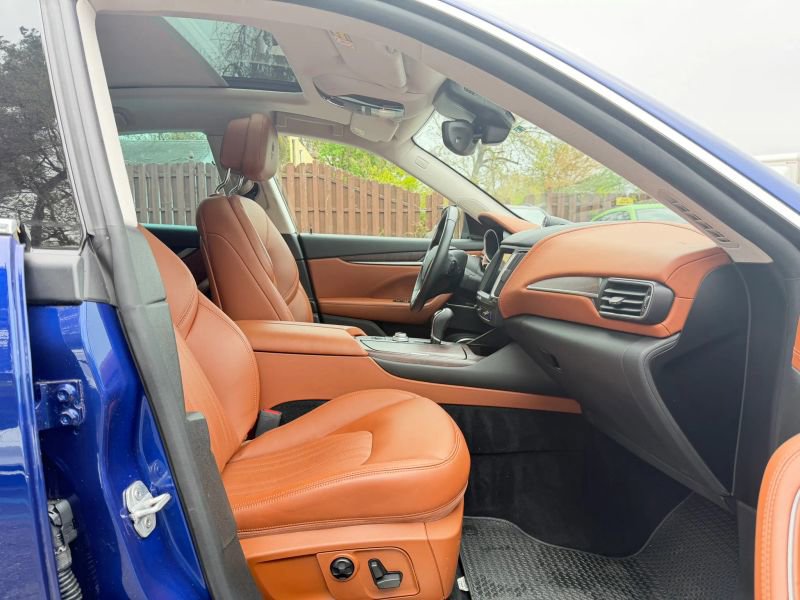 Used 2017 Maserati Levante w/ Luxury Package image 28