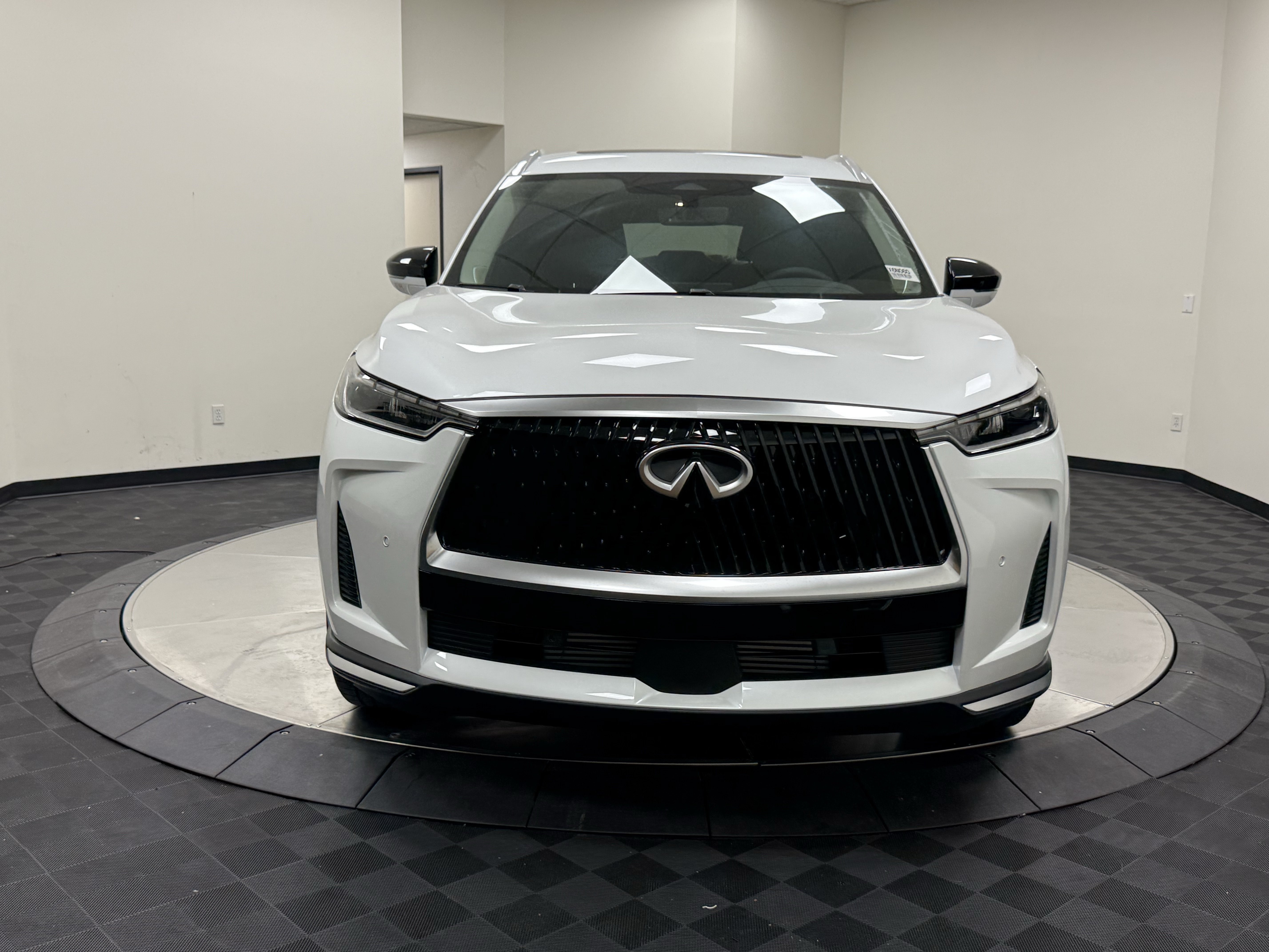 Certified 2027 INFINITI QX60 Luxe w/ Family Package FWD image 2