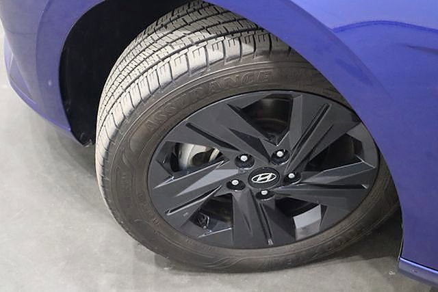 Used 2023 Hyundai Elantra SEL w/ Preferred Accessory Package image 38