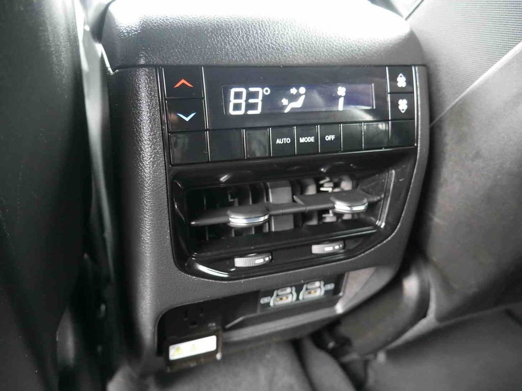 Certified 2024 Jeep Grand Cherokee L Laredo image 16