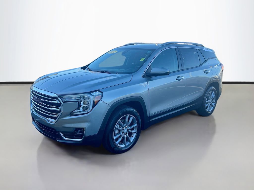 Used 2024 GMC Terrain SLT image 3