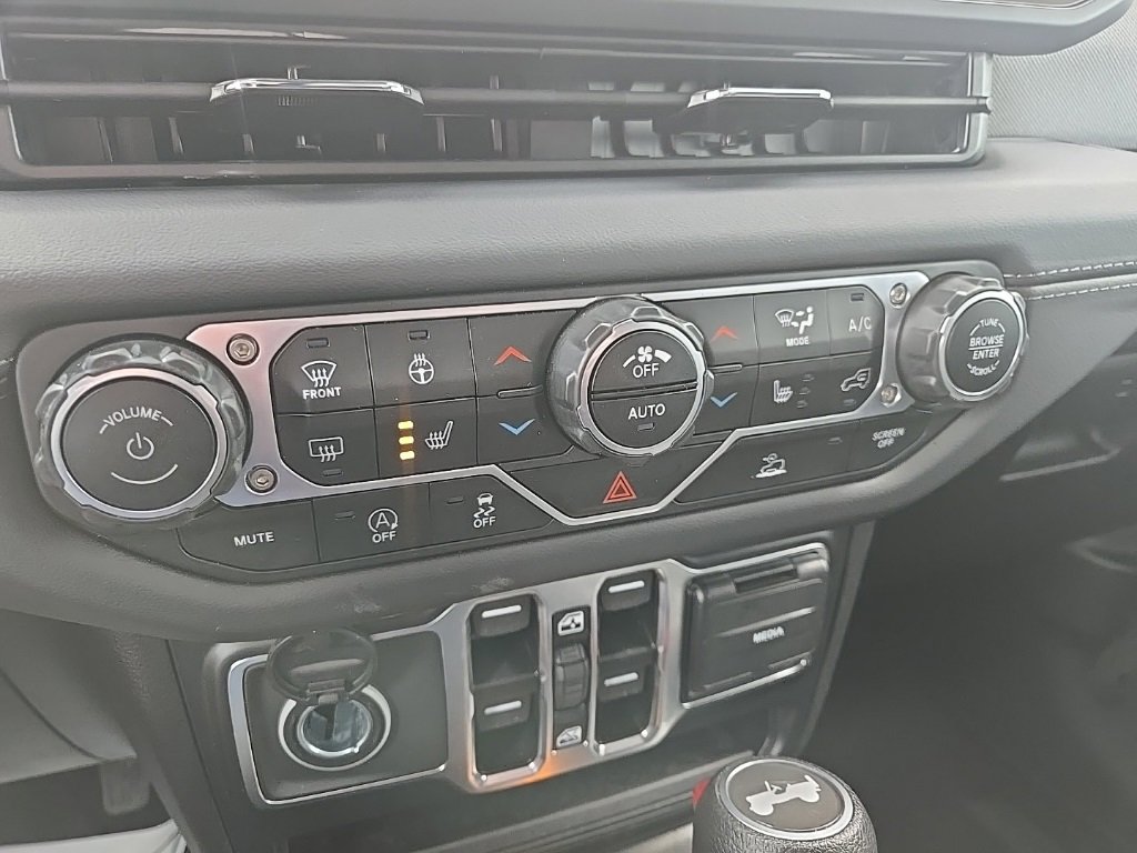 Used 2024 Jeep Wrangler Sahara w/ Technology Group image 59