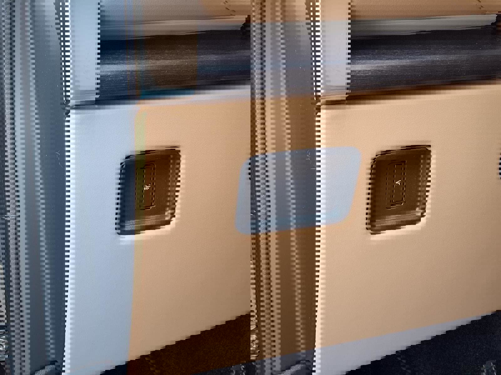 New 2026 Land Rover Range Rover Long Wheelbase SE image 13